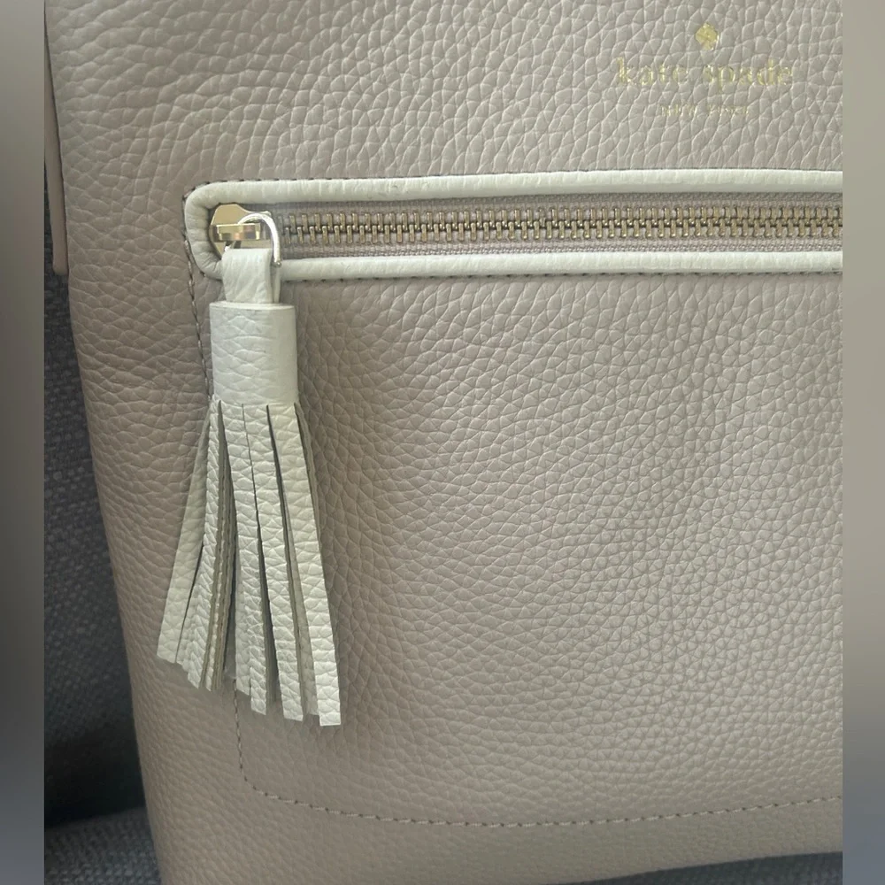 Kate Spade Cream / Blush Pink Crossbody Bag in Pebbled Leather HOST PICK